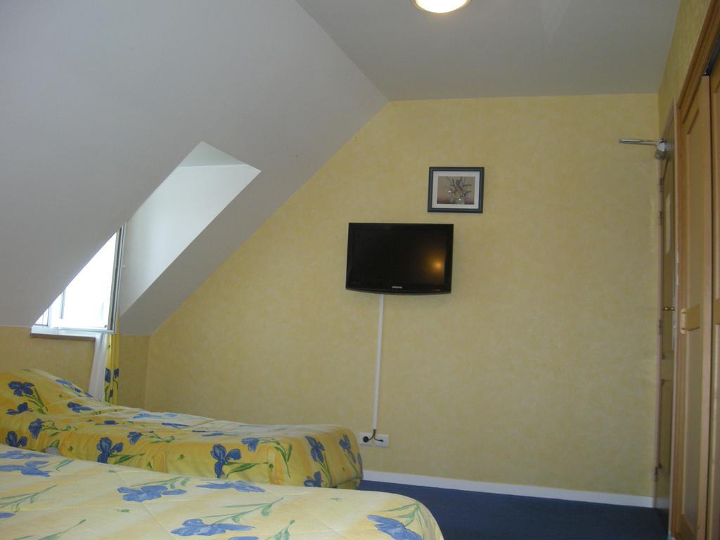 Hotel La Renaissance Cherbourg-en-Cotentin Habitación foto