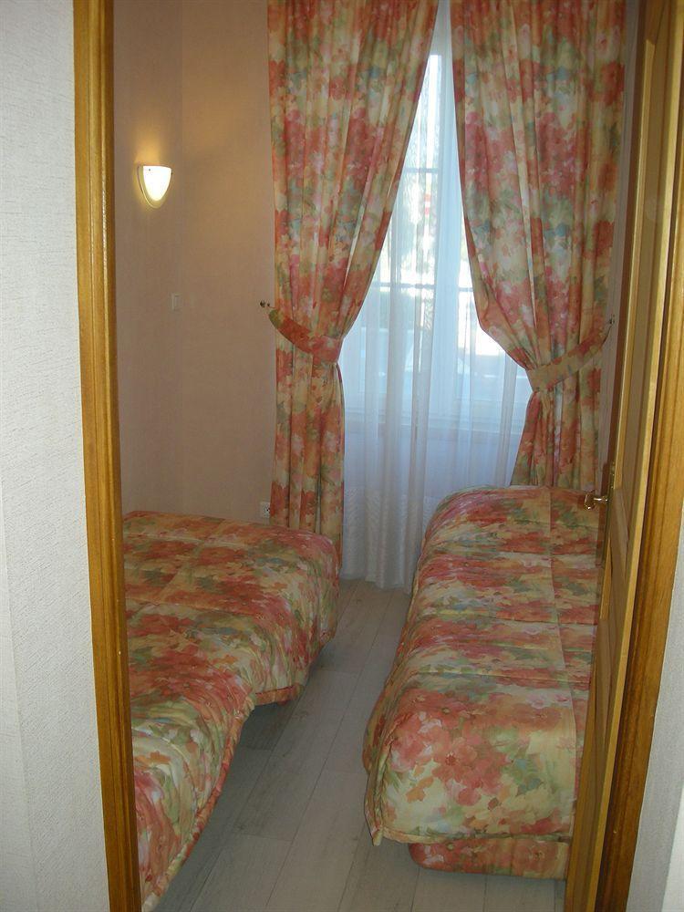 Hotel La Renaissance Cherbourg-en-Cotentin Exterior foto